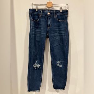 American Eagle 6 Short Distressed Jegging
